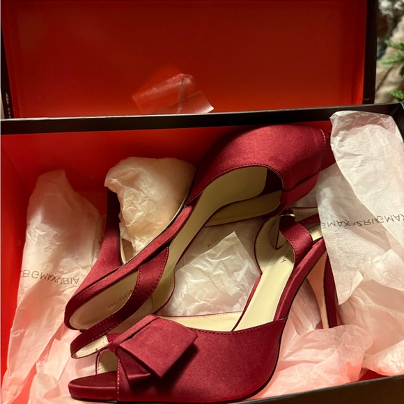 BCBG Max Azria Anais Slingback - Picture 7 of 8